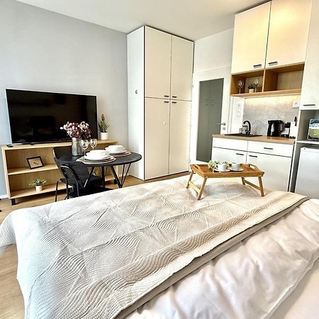 City Relax Apartments With Free Parking, 10 Mins Walk To City Centre Brünn Exterior foto