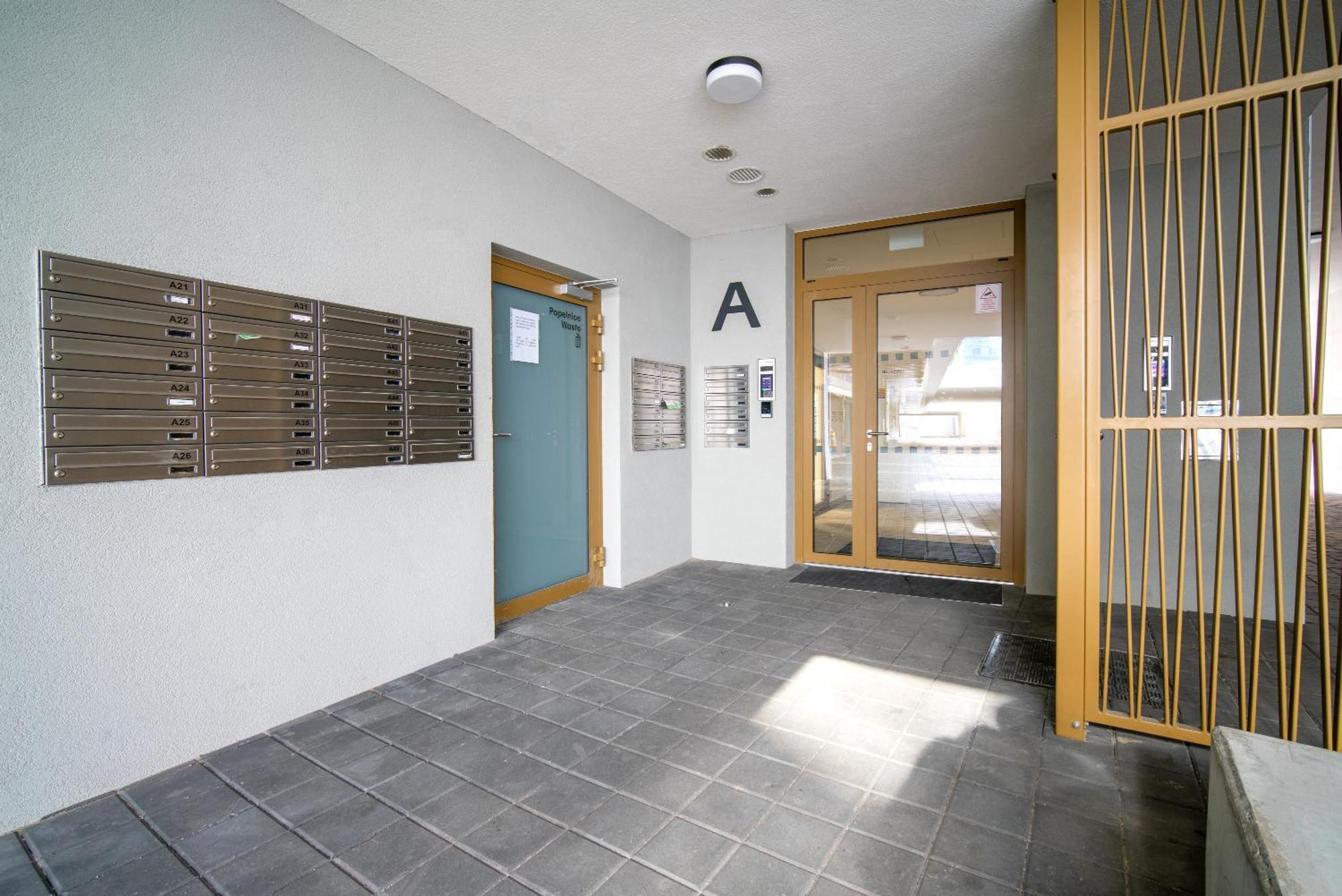 City Relax Apartments With Free Parking, 10 Mins Walk To City Centre Brünn Exterior foto