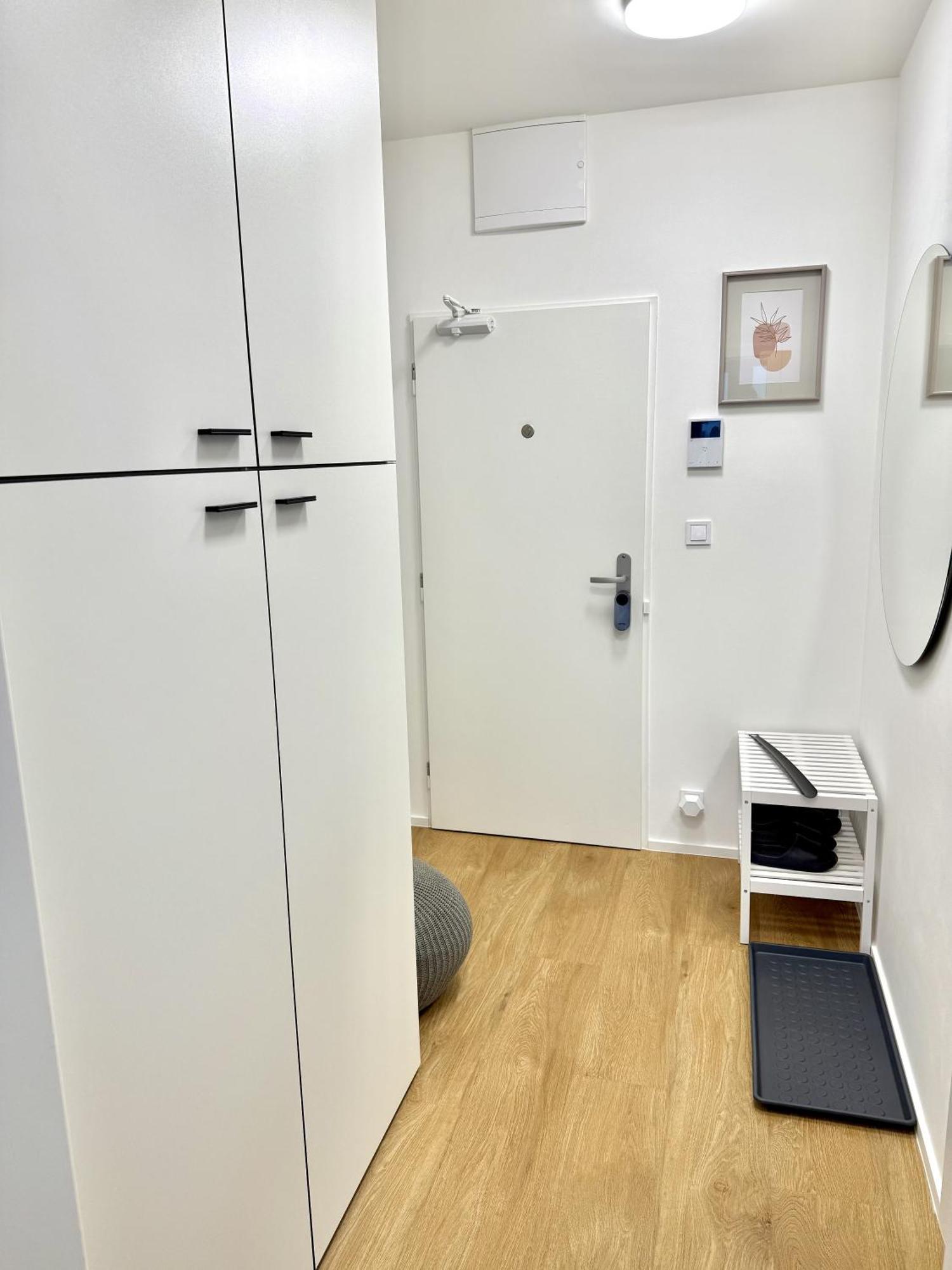 City Relax Apartments With Free Parking, 10 Mins Walk To City Centre Brünn Exterior foto